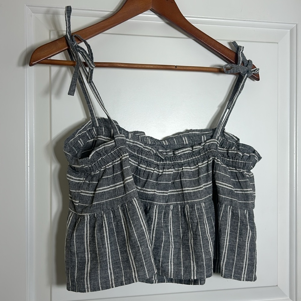 Roxy Ruffled Top size L NWOT - Picture 3 of 6